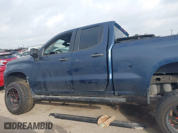 2020 Chevrolet Silverado 1500 Custom with VIN 1GCRWBEHXLZ339073, listed as a IAAI auction lot 41508633 with 90,672 mi miles. Bid and sale history available at carsss.com. Image 14.