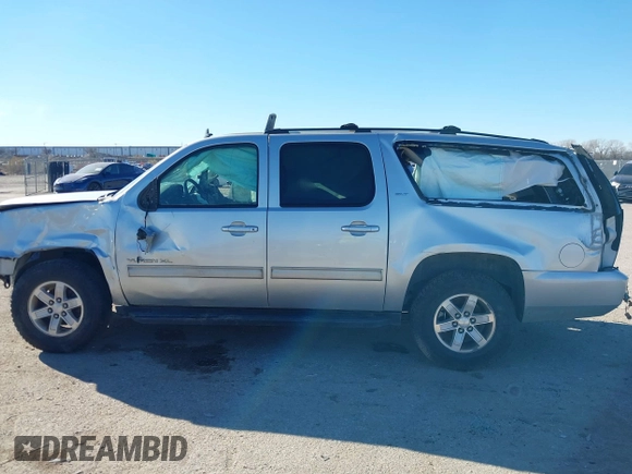 2011 GMC Yukon XL SLT with VIN 1GKS2KE30BR385063, listed as a IAAI auction lot 41224922 with Not Provided miles. Bid and sale history available at carsss.com. Image 13.
