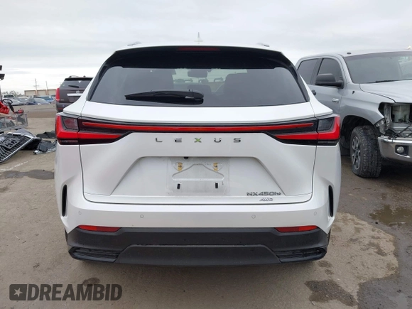 2025 Lexus NX 450h+ Luxury z VIN JTJHKCFZ1S2043125, wystawiony jako IAAI lot #42062361 z przebiegiem 24 902 mil mil oraz . Historia ofert i sprzedaży dostępna na DreamBid. Obrazek 16.