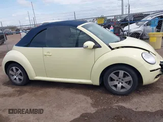 2006 Volkswagen Beetle z VIN 3VWPF31Y66M311261, wystawiony jako IAAI lot #41599012 z przebiegiem 133 792 mil mil oraz . Historia ofert i sprzedaży dostępna na DreamBid. Obrazek 13.