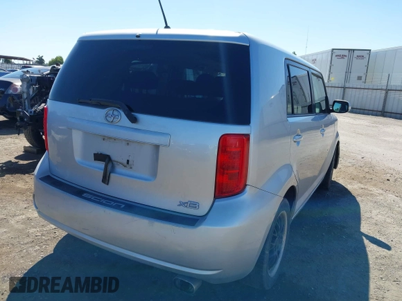 2008 Scion xB z VIN JTLKE50E981039702, wystawiony jako IAAI lot #42227040 z przebiegiem 261 144 mil mil oraz . Historia ofert i sprzedaży dostępna na DreamBid. Obrazek 4.