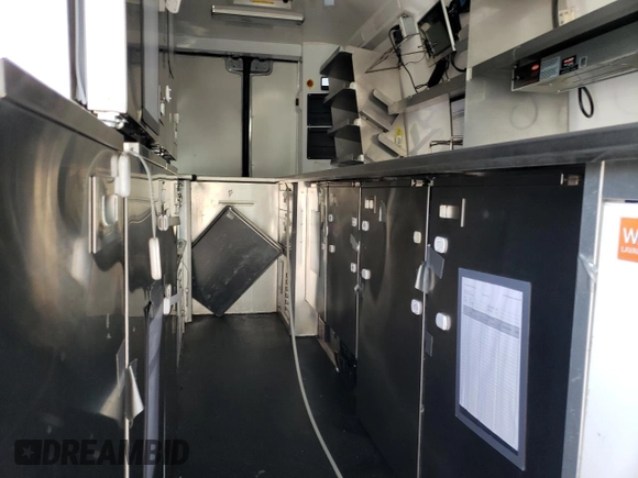2021 Mercedes-Benz Sprinter with VIN W1W9ED3Y4MT061958, listed as a Copart auction lot 53903584 with 18,792 mi miles and Clean Title. Bid and sale history available at DreamBid. Image 6.