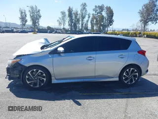 2016 Scion iM z VIN JTNKARJE3GJ519712, wystawiony jako IAAI lot #41827680 z przebiegiem 90 283 mil mil oraz . Historia ofert i sprzedaży dostępna na DreamBid. Obrazek 15.
