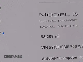 2020 Tesla Model 3 Long Range z VIN 5YJ3E1EB9LF667993, wystawiony jako IAAI lot #41990917 z przebiegiem 58 269 mil mil oraz . Historia ofert i sprzedaży dostępna na DreamBid. Obrazek 15.