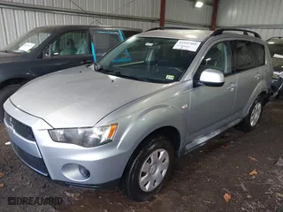 2011 Mitsubishi Outlander ES with VIN JA4AS2AW4BU025549, listed as a IAAI auction lot 41837460 with 98,647 mi miles. Bid and sale history available at carsss.com. Image 17.