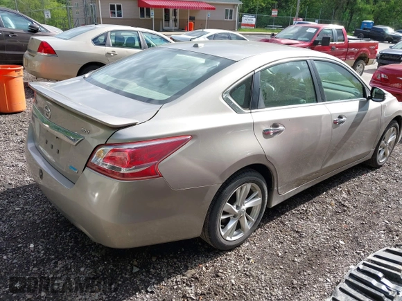 2013 Nissan Altima SV with VIN 1N4AL3AP2DN434914, listed as a IAAI auction lot 42344723 with 182,200 mi miles and . Bid and sale history available at DreamBid. Image 4.