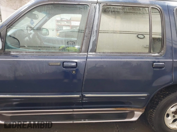 1997 Ford Explorer XLT with VIN 1FMDU35P6VUA33724, listed as a IAAI auction lot 41843164 with 226,234 mi miles and . Bid and sale history available at DreamBid. Image 14.