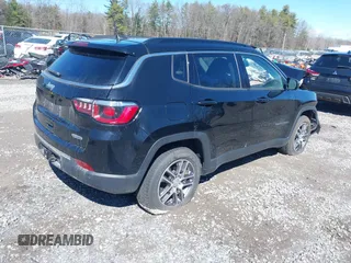 2020 Jeep Compass Latitude with VIN 3C4NJDBB5LT222386, listed as a IAAI auction lot 41851936 with 91,246 mi miles. Bid and sale history available at carsss.com. Image 4.