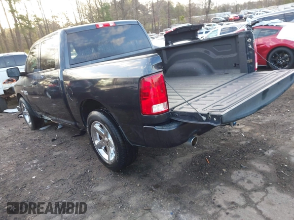 2016 Ram 1500 Express z VIN 1C6RR6KT4GS298176, wystawiony jako IAAI lot #41834695 z przebiegiem 76 104 mil mil oraz . Historia ofert i sprzedaży dostępna na DreamBid. Obrazek 3.