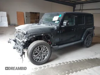 2024 Jeep Wrangler High Altitude z VIN 1C4RJXU68RW176137, wystawiony jako IAAI lot #41326725 z przebiegiem Nie podano mil oraz . Historia ofert i sprzedaży dostępna na DreamBid. Obrazek 2.