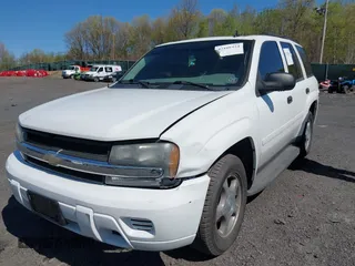2007 Chevrolet TrailBlazer LS with VIN 1GNDT13S772165044, listed as a IAAI auction lot 42108434 with 93,391 mi miles and . Bid and sale history available at DreamBid. Image 6.