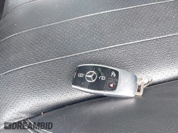 2018 Mercedes-Benz E-Class E 300 with VIN WDDZF4KB5JA345523, listed as a IAAI auction lot 39889766 with 782,391 mi miles. Bid and sale history available at carsss.com. Image 11.
