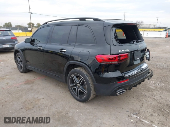2023 Mercedes-Benz GLB 250 z VIN W1N4M4GB9PW334564, wystawiony jako IAAI lot #41578492 z przebiegiem 15 230 mil mil oraz . Historia ofert i sprzedaży dostępna na DreamBid. Obrazek 3.