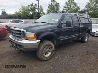 2000 Ford F-250 XL z VIN 1FTNX21F0YEB64380, wystawiony jako Copart lot #57564855 z przebiegiem 223 420 mil mil oraz Szkoda całkowita • Salvage title. Historia ofert i sprzedaży dostępna na DreamBid. Obrazek 1.