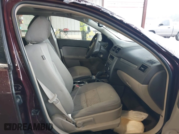 2011 Ford Fusion SE with VIN 3FAHP0HAXBR158981, listed as a IAAI auction lot 41742876 with 82,923 mi miles. Bid and sale history available at carsss.com. Image 5.