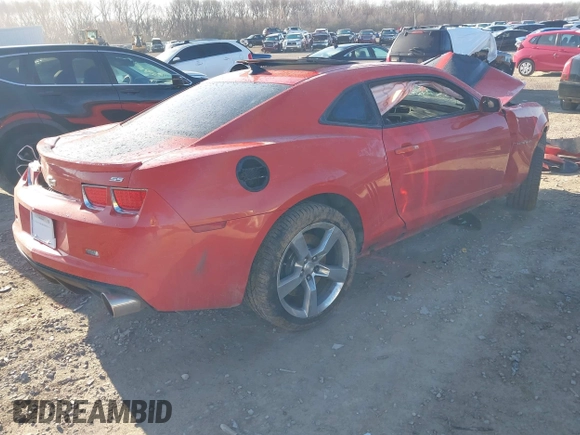 2010 Chevrolet Camaro 2SS z VIN 2G1FK1EJ2A9113573, wystawiony jako IAAI lot #41875526 z przebiegiem 55 411 mil mil oraz . Historia ofert i sprzedaży dostępna na DreamBid. Obrazek 4.