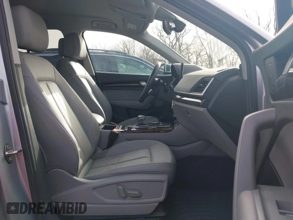 2019 Audi Q5 Premium with VIN WA1ANAFY4K2076069, listed as a IAAI auction lot 41793929 with 51,438 mi miles and . Bid and sale history available at DreamBid. Image 5.