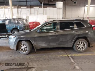 2014 Jeep Cherokee Latitude with VIN 1C4PJMCS4EW272815, listed as a IAAI auction lot 41616504 with 97,613 mi miles and . Bid and sale history available at carsss.com. Image 14.
