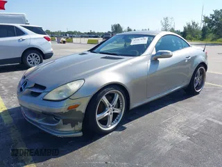 2005 Mercedes-Benz SLK 230/320 z VIN WDBWK56F85F032243, wystawiony jako IAAI lot #42267834 z przebiegiem 128 289 mil mil oraz . Historia ofert i sprzedaży dostępna na DreamBid. Obrazek 2.