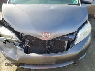 2011 Toyota Sienna LE AAS with VIN 5TDKK3DC8BS036611, listed as a Copart auction lot 51738305 with 0 mi miles and Salvage Title. Bid and sale history available at carsss.com. Image 12.