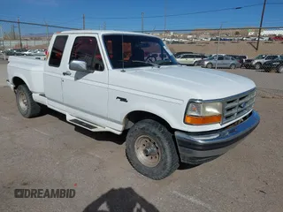 1993 Ford F-150 z VIN 1FTEX14H5PKA70504, wystawiony jako IAAI lot #41700760 z przebiegiem 208 794 mil mil oraz . Historia ofert i sprzedaży dostępna na DreamBid. Obrazek 1.