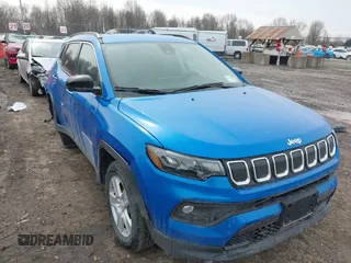 2022 Jeep Compass Latitude with VIN 3C4NJDBB8NT135441, listed as a IAAI auction lot 41776020 with 19,015 mi miles and . Bid and sale history available at DreamBid. Image 1.