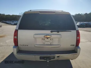 2010 Chevrolet Tahoe LTZ z VIN 1GNUCCE07AR209260, wystawiony jako Copart lot #89084135 z przebiegiem 286 975 mil mil oraz Szkoda całkowita • Salvage title. Historia ofert i sprzedaży dostępna na DreamBid. Obrazek 6.