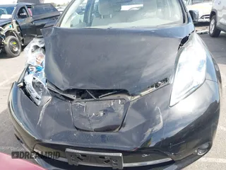 2011 Nissan LEAF SL-e with VIN JN1AZ0CP3BT006608, listed as a IAAI auction lot 41631300 with 60,831 mi miles. Bid and sale history available at carsss.com. Image 6.