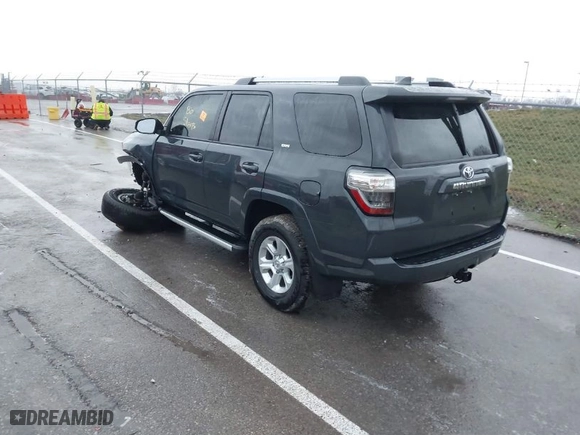 2024 Toyota 4Runner SR5 Premium with VIN JTENU5JRXR6306925, listed as a IAAI auction lot 41212768 with 2,905 mi miles. Bid and sale history available at carsss.com. Image 3.