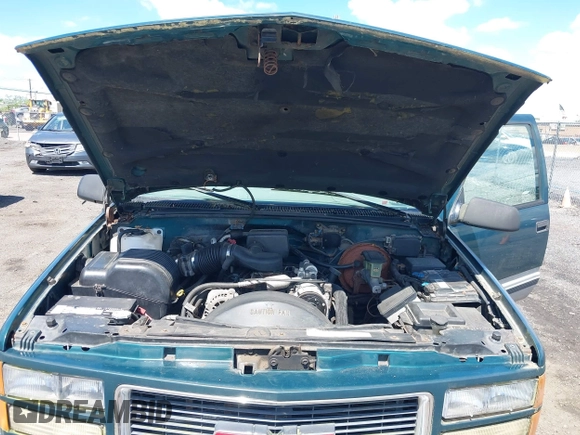 1997 GMC Suburban with VIN 1GKFK16R6VJ706590, listed as a IAAI auction lot 42194855 with 155,680 mi miles and . Bid and sale history available at DreamBid. Image 10.