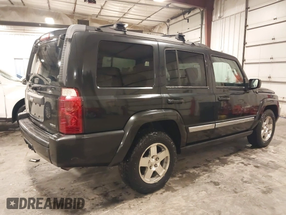 2010 Jeep Commander Sport z VIN 1J4RG4GT4AC115611, wystawiony jako IAAI lot #42286985 z przebiegiem 149 365 mil mil oraz . Historia ofert i sprzedaży dostępna na DreamBid. Obrazek 4.