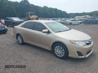 2012 Toyota Camry L z VIN 4T4BF1FK2CR173135, wystawiony jako IAAI lot #40028950 z przebiegiem 240 668 mil mil oraz . Historia ofert i sprzedaży dostępna na DreamBid. Obrazek 1.