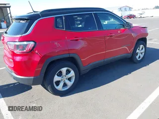 2018 Jeep Compass Latitude with VIN 3C4NJDBB5JT127730, listed as a IAAI auction lot 41701871 with 136,544 mi miles. Bid and sale history available at carsss.com. Image 4.