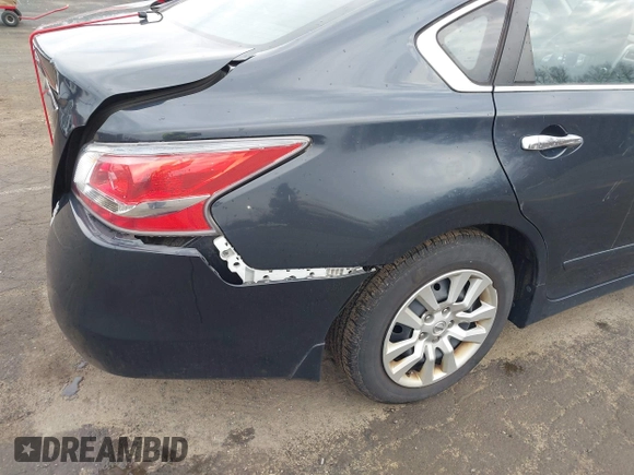 2015 Nissan Altima 2.5 S with VIN 1N4AL3AP7FC198467, listed as a IAAI auction lot 42029941 with 144,760 mi miles. Bid and sale history available at carsss.com. Image 18.