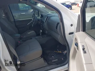 2019 Nissan Frontier SV z VIN 1N6AD0ER9KN776520, wystawiony jako IAAI lot #41922406 z przebiegiem 135 498 mil mil oraz . Historia ofert i sprzedaży dostępna na DreamBid. Obrazek 5.