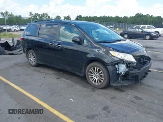 2018 Toyota Sienna XLE Auto Access Seat с VIN 5TDYZ3DC4JS962153, выставлен на аукционе IAAI как лот 42625213 с пробегом 75 006 миль миль и . История ставок и продаж доступна на DreamBid. Изображение 1.