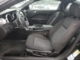 2006 Ford Mustang GT Deluxe z VIN 1ZVHT82H265242972, wystawiony jako Copart lot #55833205 z przebiegiem 53 375 mil mil oraz Szkoda całkowita • Salvage title. Historia ofert i sprzedaży dostępna na DreamBid. Obrazek 7.
