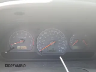 2000 Volvo S40 с VIN YV1VS255XYF542810, выставлен на аукционе Copart как лот 62570624 с пробегом 180 692 миль миль и Списание • Salvage title. История ставок и продаж доступна на DreamBid. Изображение 9.
