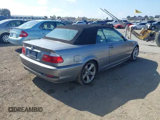 2005 BMW 3 Series 325Ci z VIN WBABW334X5PX83346, wystawiony jako IAAI lot #42159137 z przebiegiem 250 968 mil mil oraz . Historia ofert i sprzedaży dostępna na DreamBid. Obrazek 4.