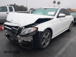 2020 Mercedes-Benz E 350 z VIN W1KZF8DB4LA826368, wystawiony jako IAAI lot #41449930 z przebiegiem 31 319 mil mil oraz . Historia ofert i sprzedaży dostępna na DreamBid. Obrazek 17.