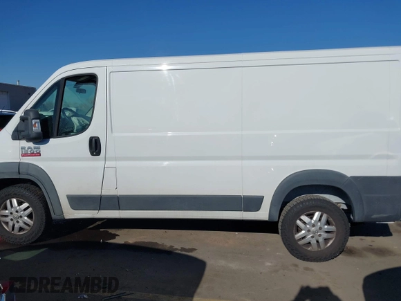 2014 Ram ProMaster Cargo z VIN 3C6TRVAG9EE120154, wystawiony jako IAAI lot #41443178 z przebiegiem 79 969 mil mil oraz . Historia ofert i sprzedaży dostępna na DreamBid. Obrazek 14.