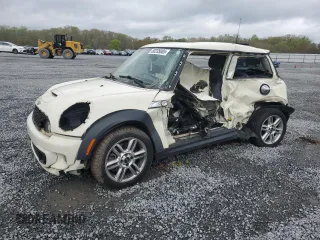 2011 MINI Hardtop S with VIN WMWSV3C52BTY12370, listed as a Copart auction lot 50235085 with Not Provided miles and Salvage Title. Bid and sale history available at DreamBid. Image 1.