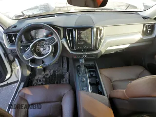 2018 Volvo XC60 Momentum z VIN LYVA22RK4JB113565, wystawiony jako Copart lot #45884295 z przebiegiem 69 389 mil mil oraz Szkoda całkowita • Salvage title. Historia ofert i sprzedaży dostępna na DreamBid. Obrazek 8.