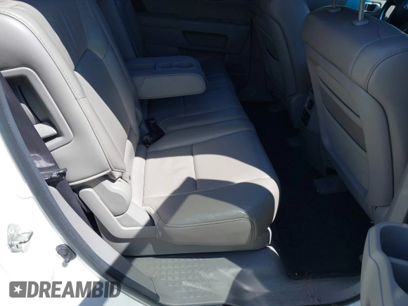 2011 Honda Pilot Touring with VIN 5FNYF4H98BB087713, listed as a IAAI auction lot 42132764 with 250,507 mi miles. Bid and sale history available at carsss.com. Image 8.