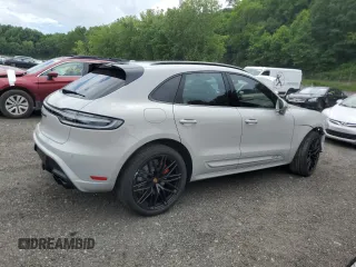 2023 Porsche Macan GTS z VIN WP1AF2A50PLB56233, wystawiony jako Copart lot #61933415 z przebiegiem 16 184 mil mil oraz Szkoda całkowita • Salvage title. Historia ofert i sprzedaży dostępna na DreamBid. Obrazek 3.