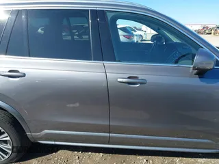 2020 Volvo XC90 Momentum z VIN YV4A22PK7L1564953, wystawiony jako IAAI lot #40647298 z przebiegiem 58 641 mil mil oraz . Historia ofert i sprzedaży dostępna na DreamBid. Obrazek 14.