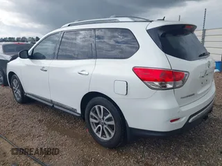 2014 Nissan Pathfinder SV with VIN 5N1AR2MN1EC633801, listed as a IAAI auction lot 41759457 with 190,723 mi miles and . Bid and sale history available at DreamBid. Image 3.