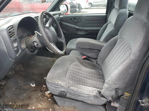 2000 Chevrolet S-10 LS with VIN 1GCCS1447Y8118831, listed as a Copart auction lot 84090064 with 0 mi miles and Salvage Title. Bid and sale history available at carsss.com. Image 7.