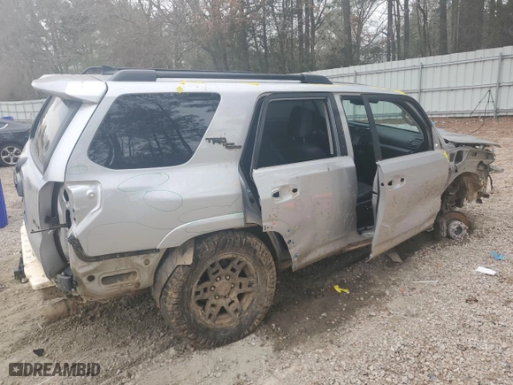 2023 Toyota 4Runner TRD Off Road Premium with VIN JTERU5JR6P6092479, listed as a Copart auction lot 47987675 with 31,718 mi miles and Salvage Title. Bid and sale history available at carsss.com. Image 3.