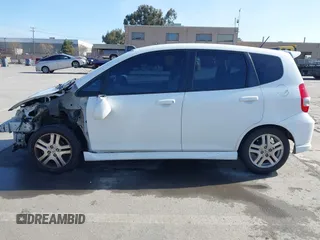 2007 Honda Fit Sport with VIN JHMGD38627S063997, listed as a IAAI auction lot 41847770 with 227,170 mi miles. Bid and sale history available at carsss.com. Image 15.